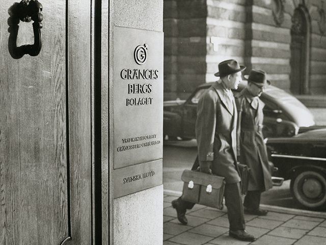Staff entrance at the Gränges head office in 1958.