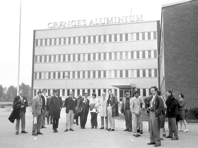 A group of journalists outside Gränges Aluminum in 1972.