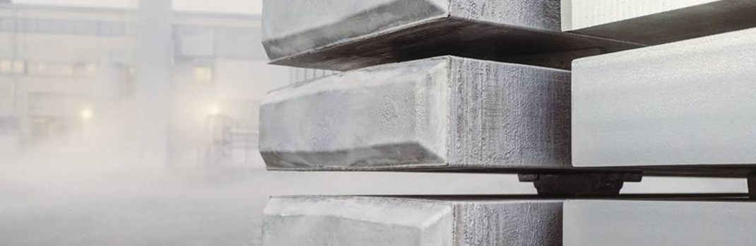 Aluminium billet and slab product.